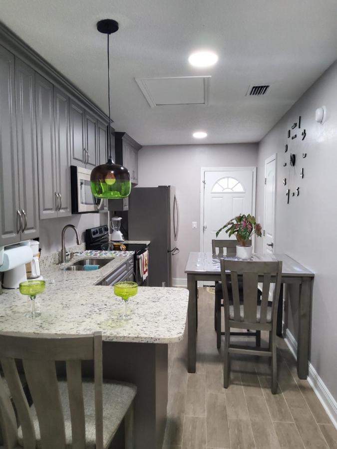 Beautiful Apartment Close To Everything Tampa Buitenkant foto